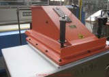 zwenkarmstansmachine